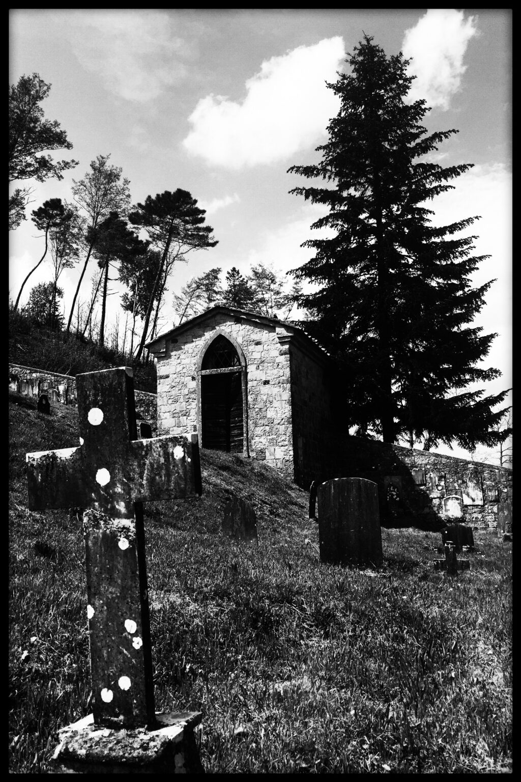 gravestones-cemetery